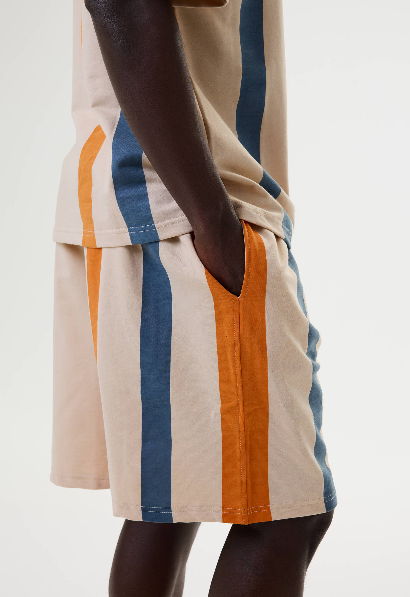 Костюм бежевый полоски оранж.-синяя футболка и шорты взрослый CR Carville Racing 1CR10 